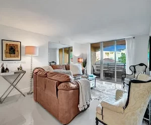 c7c9d029abcd5654ee30153ea9010be1-cc_ft_384